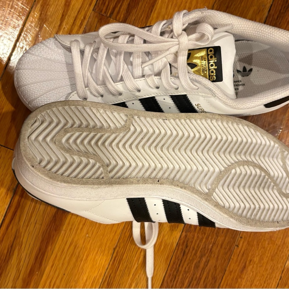 Adidas Superstar White with Black Stripes - Picture 4 of 5